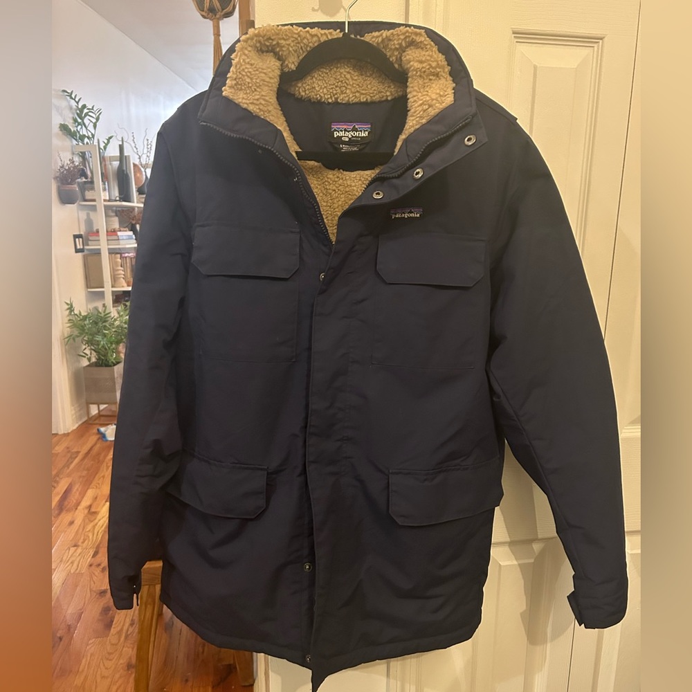 Men’s Patagonia Isthmus Parka in Navy size Large